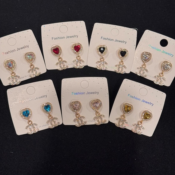 Fashion Jewelry Gold and Clear Crystal Heart Earrings - Picture 2 of 5